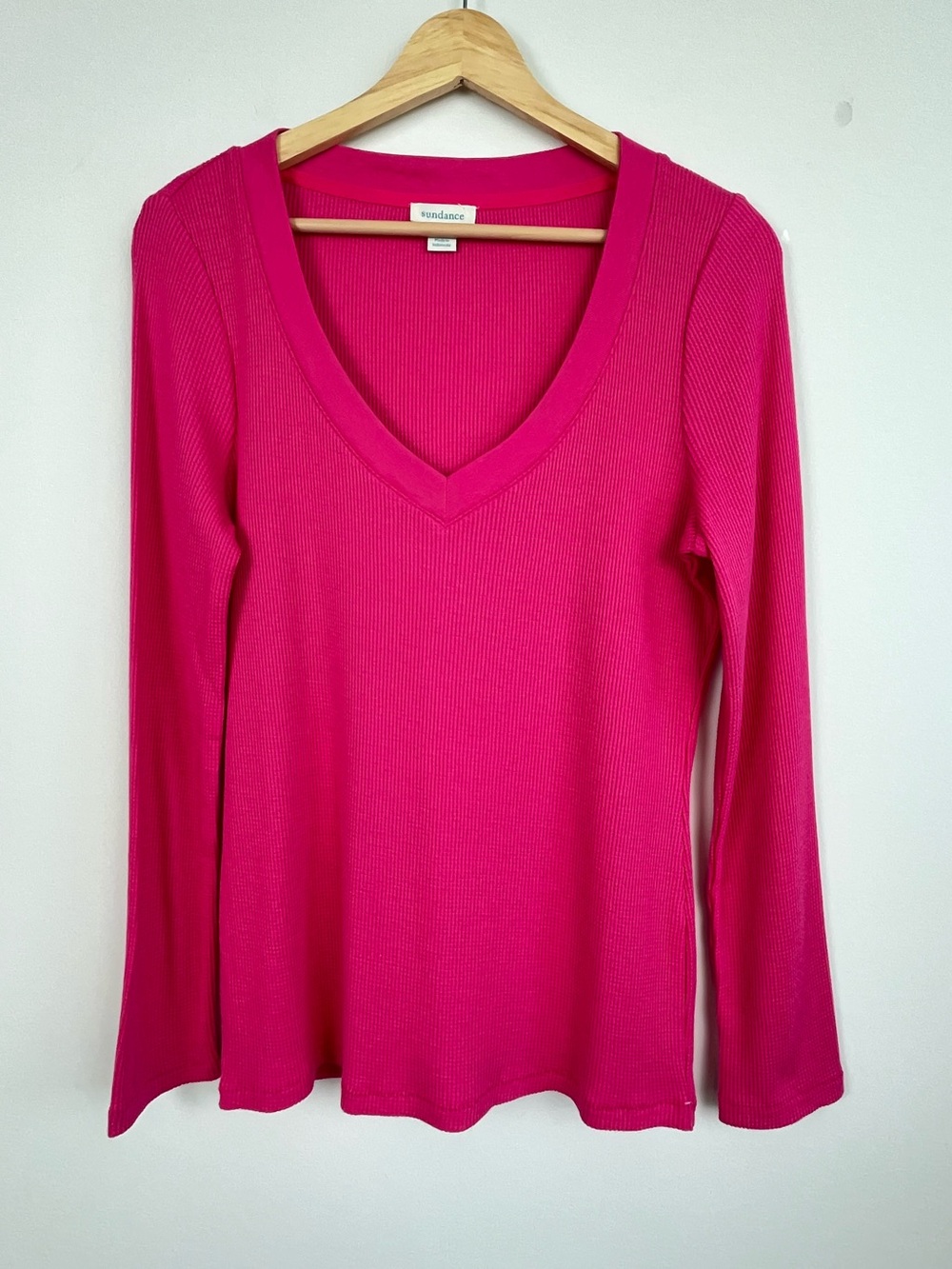 Sundance bright pink cotton modal v-neck waffle knit thermal top, medium.